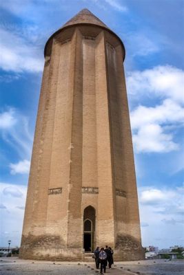 Il Gonbad-e Qabus: Una Torre Antica che Sfida il Tempo!