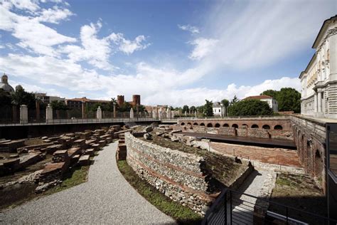 Il Teatro Romano di Torino: Una finestra sul passato e uno scrigno di storie!