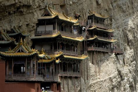  Il Tempio di Tianwangshan: Una Montagna Sacra e un Panorama Mozzafiato!