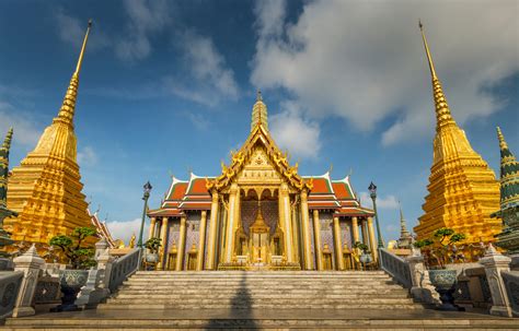 Il Wat Pha Phra Kaew: un tempio buddista affascinante con viste mozzafiato!